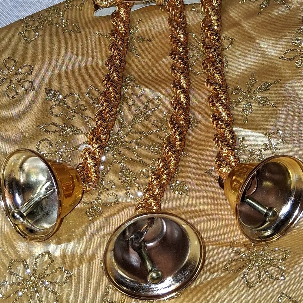 Beautiful Gold  Holiday Stocking & Skirt Set - Picture 9 of 12